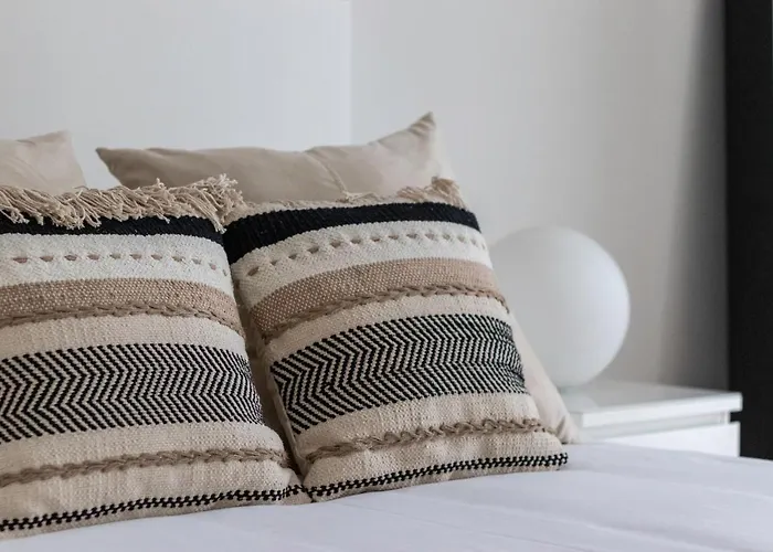 Coqueto Y Tranquilo En El Centro ビルバオ